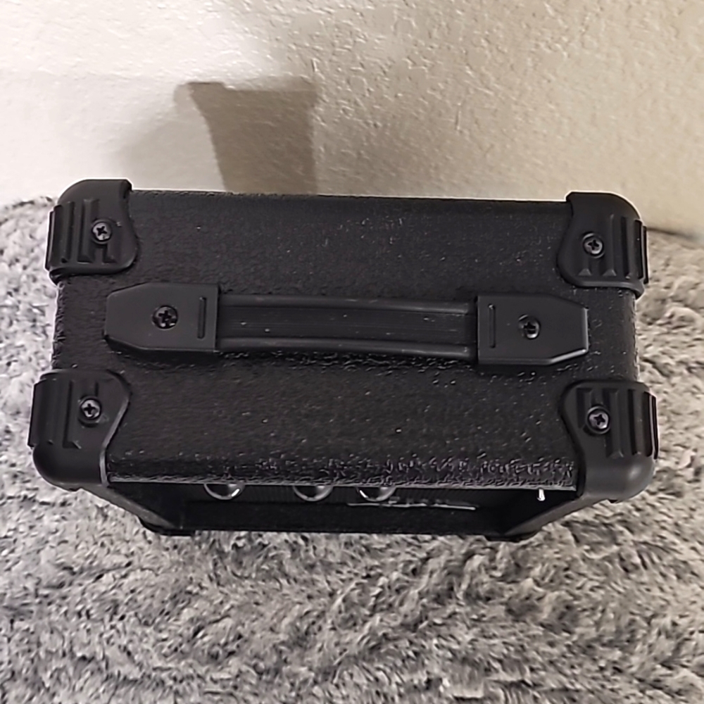 Lyon by Washburn LA 5 Portable 5 Watt Amp - Picture 3 of 6